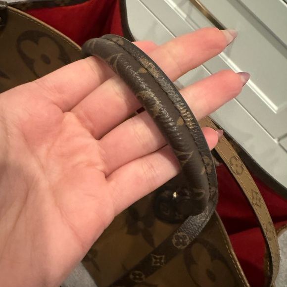 LOUIS VUITTON Reverse “On The Go” GM Tote - Picture 3 of 16